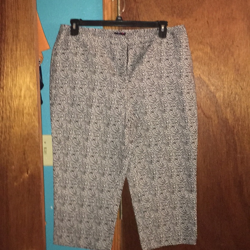 Women’s crop pants